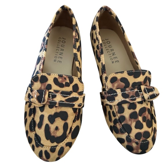 Journee Collection Marci Slip On Leopard Print Loafers NEW size 6 WIDE - Picture 1 of 9